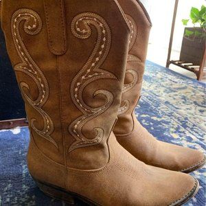 The perfect cowgirl boots